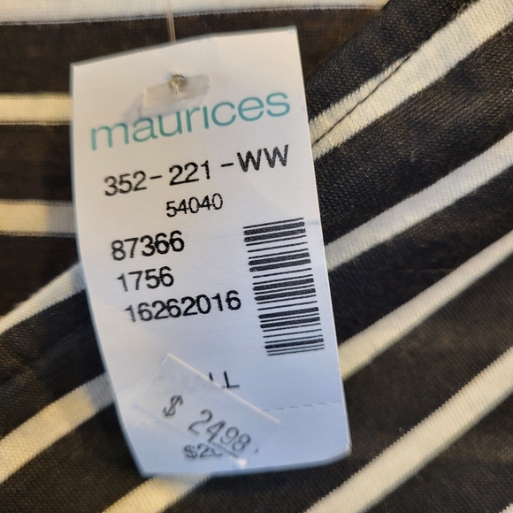 Maurices short sleeve tee shirt - Picture 3 of 3